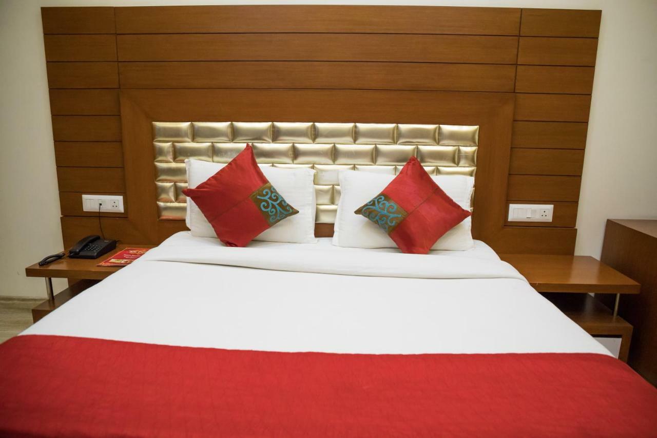 Sm Palace Nowe Delhi Zewnętrze zdjęcie